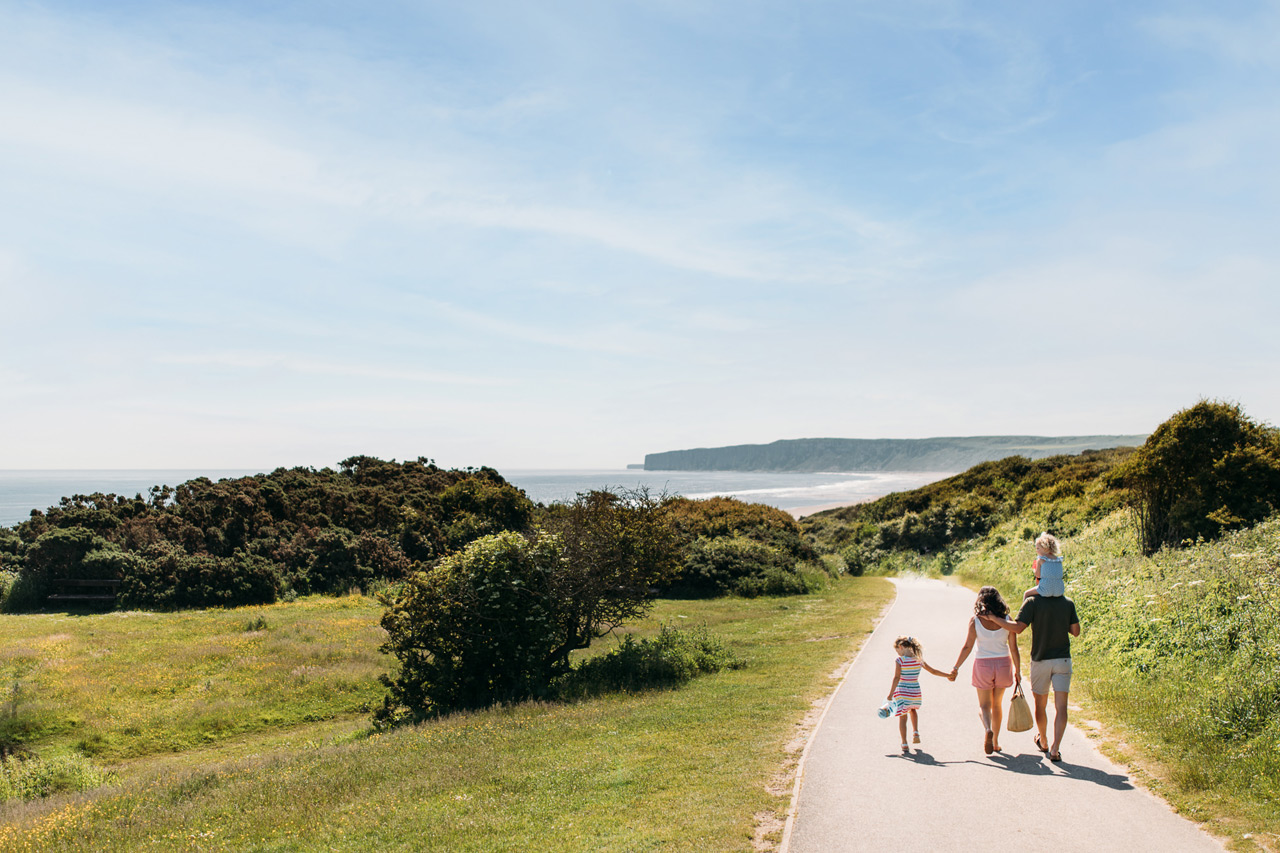 the-bay-filey-family-walking-lifestyle